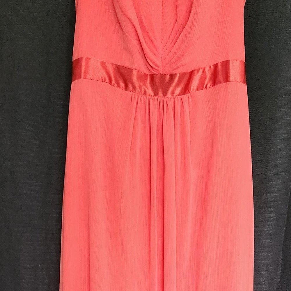 Sleeveless chiffon dress with ruffled back detail